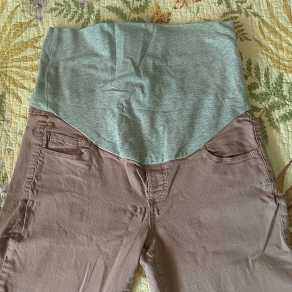 🔥 2/$50 🔥 Thyme Maternity Jeans - Picture 2 of 4